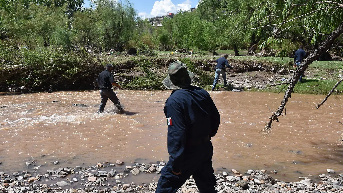 _operativo busqueda de tarahumara en rio encuentran cuerpo (1)